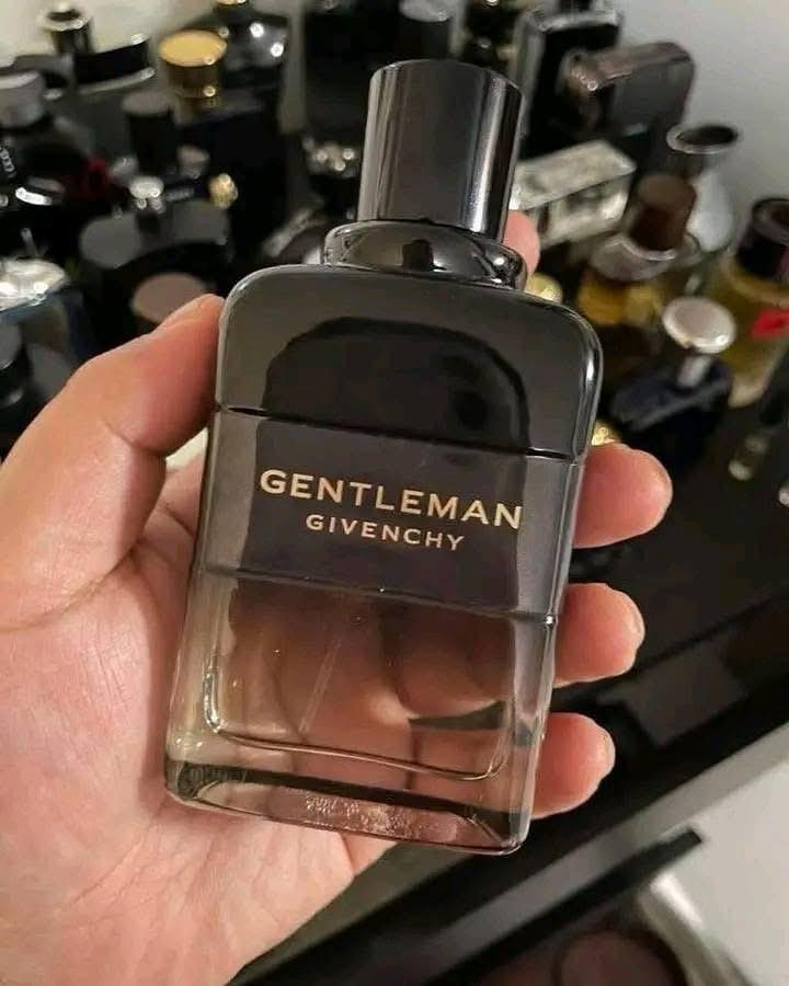 Buy Authentic Perfume Pallets (6) Kaufen Sie authentische Parfum-Paletten